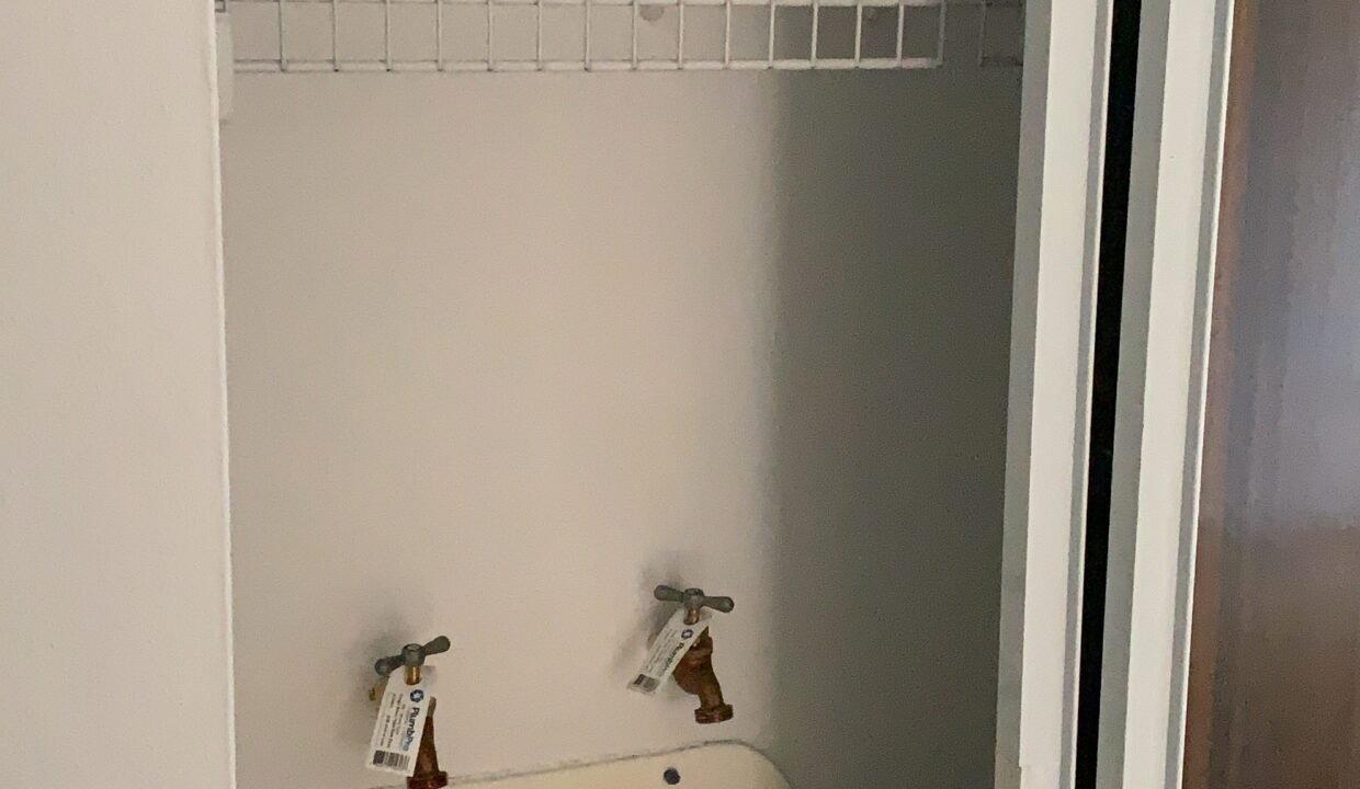 5988FE05-F0A8-49FA-AF26-A2DBC38D6628