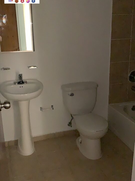 D0764F4B-77AF-4140-AA39-1F32F5AB6882