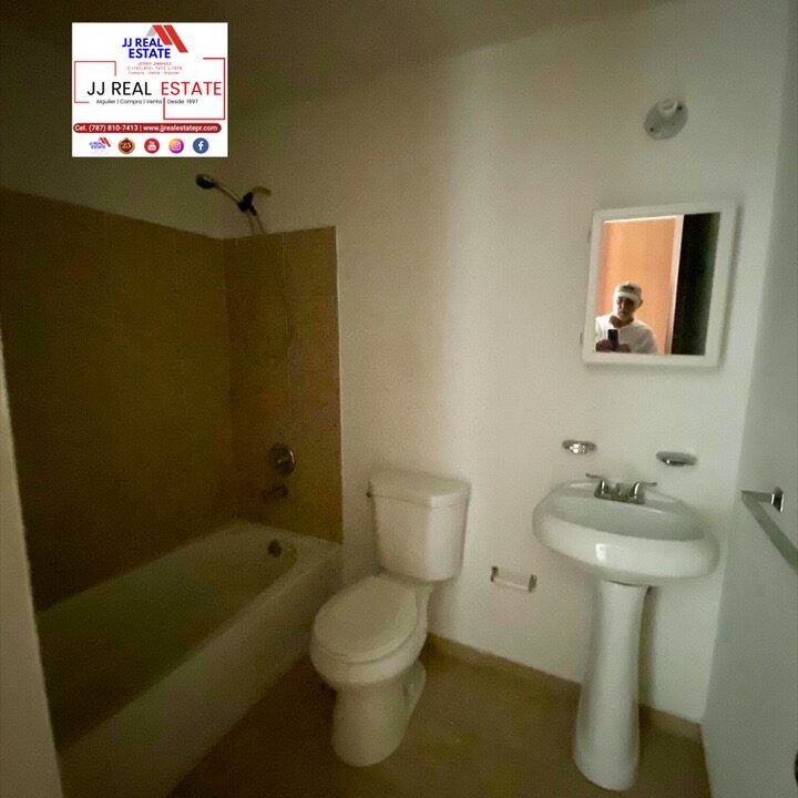 BF795F94-F14E-4143-BC75-1930F7AE546D