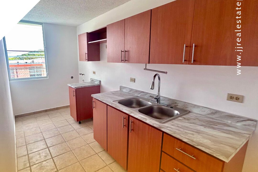 5C5B0095-7240-4AC8-8913-547EE4EEC95F